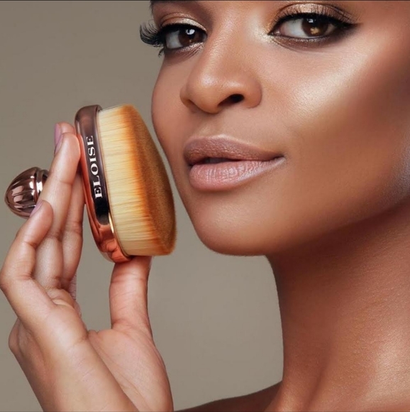 Eloise Mini Tear Drop Brush in Rose Gold - Picture 2 of 7